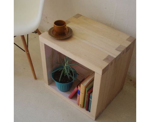 Cubo tavolino  in legno massello 45x45x45cm